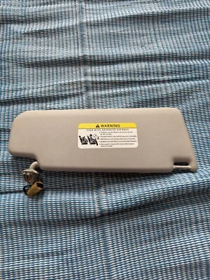 Parasol lado conductor izquierdo Volkswagen Jetta GTi MK6 2011-2018 5C6857551 FABRICANTE DE EQUIPOS ORIGINALES Foto 1 de 4