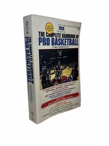 1990 Complete Handbook Pro Basketball-Michael Jordan-Magic Johnson-Bird-Dumars - Picture 1 of 3