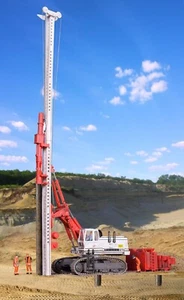 HO Scale Vehicles - 11253 - LIEBHERR 974 with ram- and pulley attachment - Kit - Picture 1 of 3