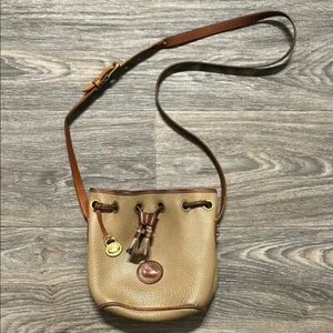 Bolso Bandolera Bolso Cubo Vintage Dooney & Bourke Cordón Cuero Marrón Tostado - Imagen 1 de 14