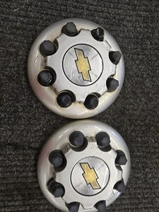 Chevrolet 3500, 4500 DRW FRONT Silver OEM Center Cap #15053704, 8 Lug Pair - Picture 1 of 7