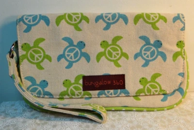 Muñequera Bungalow 360 Peace Turtles Foto 1 de 4