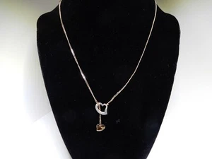 LOT OF 2 VINTAGE AVON CAPTURED HEART GOLDTONE NECKLACE AND FLOWERLACE BRACELET - Picture 1 of 6