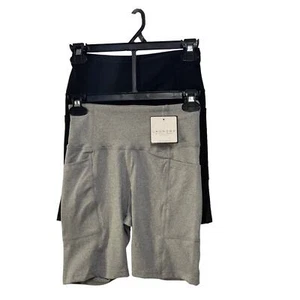 Laundry by Shelli Segal Set aus Biker-Shorts mit zwei Taschen in Schwarz und Grau  - Bild 1 von 1