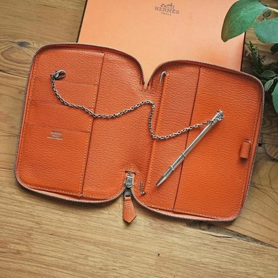 HERMES Agenda Zip Cover Round Zipper Organizer Pen Orange Leather Notebook Used - Image 1 of 4