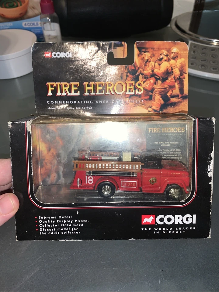 Corgi Fire Heroes 1966 GMC Fire Pumper #2 Chicago Fire Department Chevy Truck - Image 1 of 4
