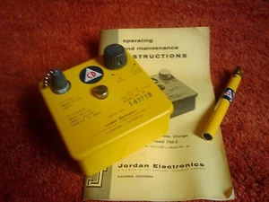 DOSIMETRE + CHARGEUR GEIGER NEUF ET FONCTIONNEL GUERRE FROIDE - Imagen 1 de 1