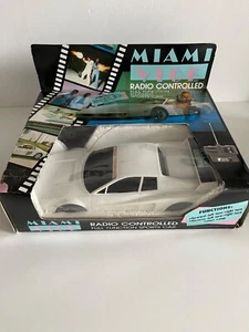 Miami Vice Controlled Ferrari Testarossa mit OVP Ferngesteuertes Auto Sammler - Bild 1 von 13