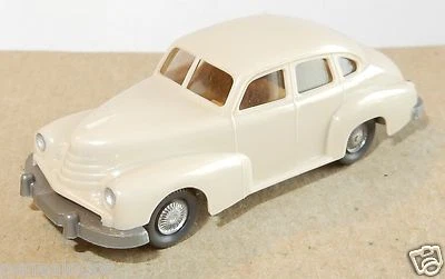 Micro WIKING Ho 1/87 Opel Kapitan 51 Crema/Beige No. Box - Immagine 1 di 3