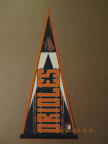 MLB Baltimore Orioles Vintage Circa 2009 Wincraft Team Logo Baseball Pennant Cover