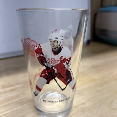 Vidrio de pinta Arby's Detroit Red Wings 2002 coleccionista Lidstrom/Chelios Foto 1 de 3