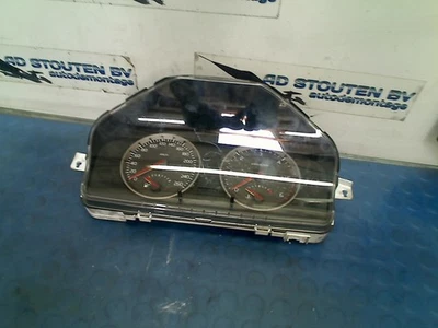 TACHO SPEEDOMETER Volvo V50 (MW) Combi 1.6 D 16V (D4164T) 2005 30710071 - Imagem 1 de 4