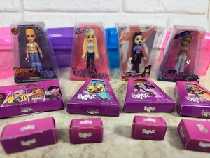 Bratz Miniverse Cloe Sasha Jade Cameron und Mini Kosmetikzubehör 16-teiliges Set - Bild 1 von 14