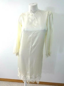 VINTAGE 1960 MOD IVORY SATIN & LACE TEA LENGTH WEDDING DRESS SIZE 4 BEAUTIFUL! - Picture 1 of 5