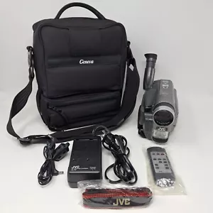 JVC GR-SXM520U Super VHS-C 400x Zoom Video Camera Camcorder Bundle - Tested - Picture 1 of 22