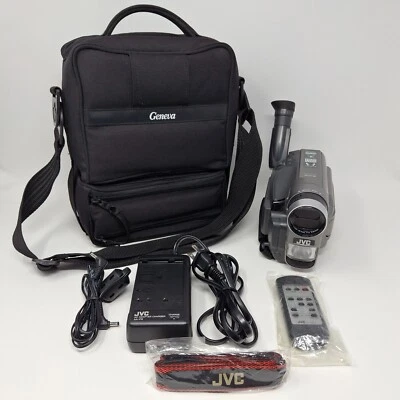 JVC GR-SXM520U Super VHS-C 400x Zoom Video Camera Camcorder Bundle - Tested - Image 1 of 4