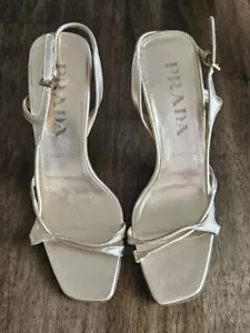 Prada Gold Tone Heels, Womens Size 35, Made In Italy, Heel Tip Needs Replacemen - Picture 1 of 5