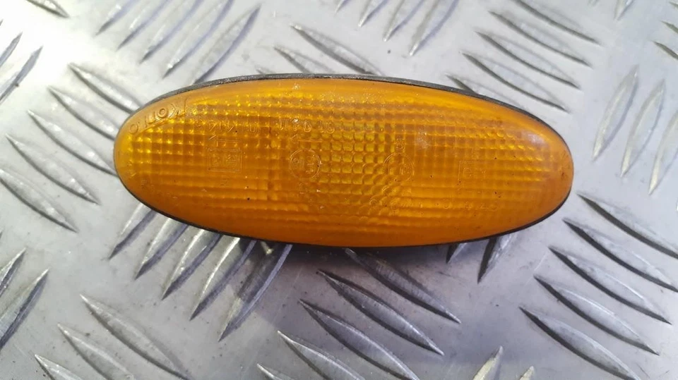 Mazda 626 1993 Clear Side Repeaters Left 21461612, 214-61612 #344546-74 - Imagem 1 de 1