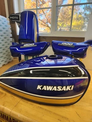 Juego de carrocería Kawasaki Z1 900 - Tanque de pintura fresca, cola, cubiertas laterales Foto 1 de 4