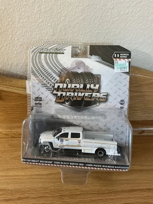 Greenlight 1/64 scale diecast, 2018 Chevy Silverado 3500 Dually Service Truck - Image 1 of 2