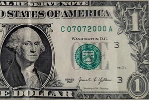 $1 Birthday/Anniversary Bill (Crisp, Good Shape) July 07, 2000‼️ - Picture 1 of 3