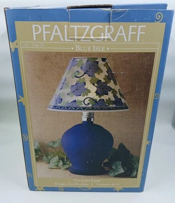 Lámpara de luz de té vintage Pfaltzgraff Blue Isle base de vidrio azul cobalto pantalla de hiedra Foto 1 de 4