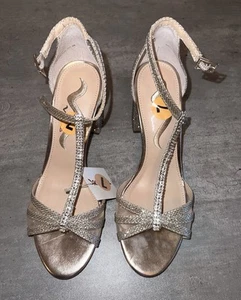 NEW - Nina Gold Sparkly Heels Size 7 - Picture 1 of 5