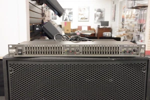 Rane ME-15 - 15 band Stereo Graphic Equalizer - Picture 1 of 5