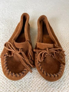 Minnetonka Moccasins Size 6 - Picture 1 of 5