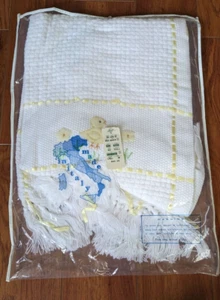 NOS Dolce Bebe ACRYLIC BLANKET Italy Yellow Flowers Chicks Fringe Vintage 40x40 - Picture 1 of 7