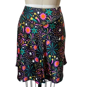 Falda corta Boden satinada con estampado de fuegos artificiales línea A talla 6 - Imagen 1 de 6