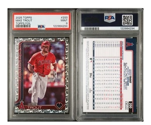 2025 Topps Serie 1 Mike Trout #200 Fanatics Esclusivo Topps Logo Foil SP PSA 9 - Foto 1 di 1