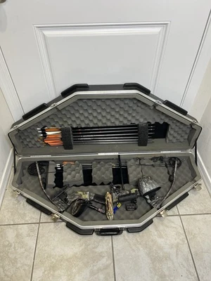 Martin Scepter III 3 Right-Handed Compound Target Bow Camo Case + Extras RHD - Image 1 of 4