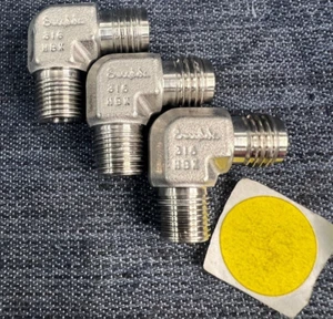 SWAGELOK SS-10MO-2 4RT 90° ELBOW LOT OF 3 - Picture 1 of 4