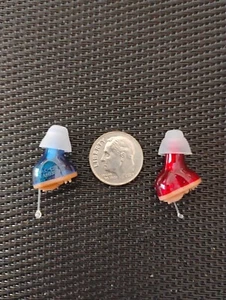 TWO MINI IN EAR CIC HEARING AMPLIFIER LEFT/RIGHT  EAR 3 PROGRAMS/ MODES USA - Picture 1 of 4