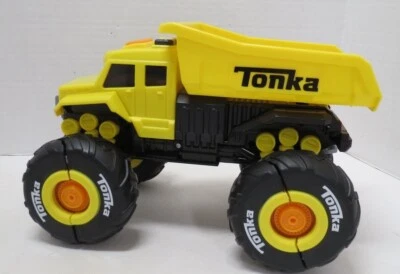 Tonka - the CLAW - Dump Truck - Lights and Sounds - Expandable Wheels - Image 1 of 4