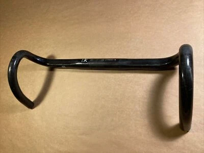 Manillar de carbono Fizik Cyrano R1, L: 44 cm C-C, 31,8 mm Foto 1 de 4