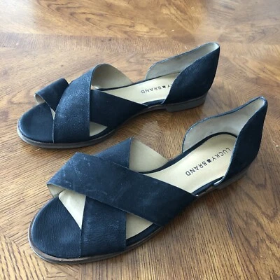 Sapatilhas femininas Lucky Brand tamanho 8,5 biqueira aberta couro preto - Imagem 1 de 4