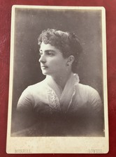 BEAUTIFUL CABINET CARD OF A LADY BEAUTIFUL LIGHTING BY MORRILL LOWELL