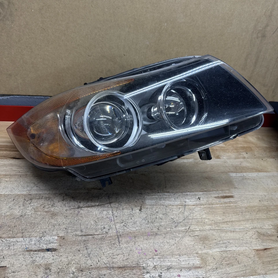 06 07 08 BMW E90 E91 325I 328I 330I 335I RIGHT PASSENGER HID XENON HEADLIGHT Foto 1 de 4