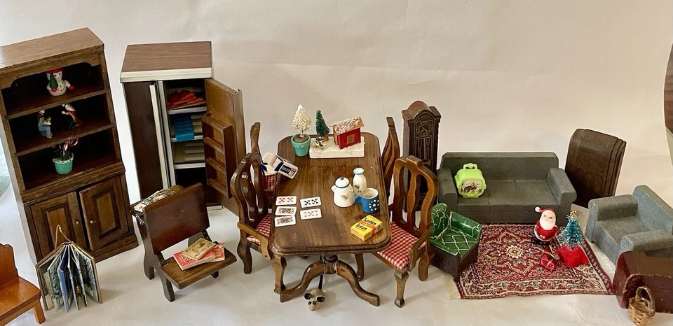 Vtg. Dollhouse 1:12 Table, Fridge, Bookcase, Strombecker  Living Room, Extras - Photo 1/4
