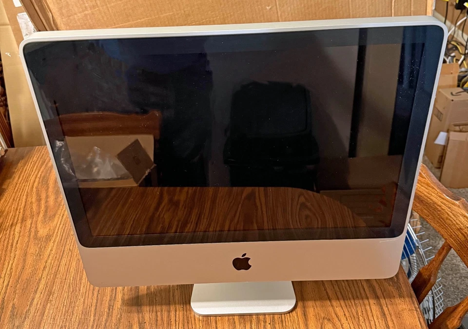 Apple iMac 20-inch Core 2 Duo 2.4GHz 4GB RAM 1 TB HDD;Mouse;Kbd;Remote;Orig Box. - Image 1 of 4