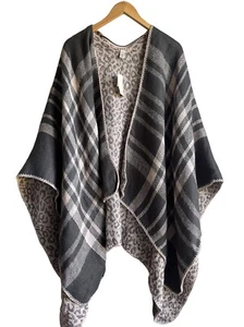 New! CATO Pink Gray One Size Reversible Scarf Shawl Wrap Soft Lightweight Plaid - Picture 1 of 9