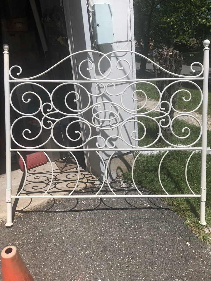 White wrought iron head board. - Image 1 of 1