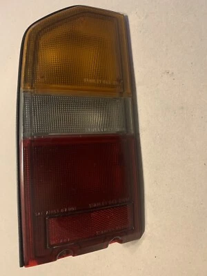 Conjunto de luz trasera 98-89 SUZUKI SIDEKICK TRACKER LUZ TRASERA GEO conductor izquierdo ☼ Foto 1 de 4