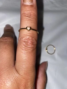 Anello Cuore Opale Delicato Cinque e Due Delicato Minimalista Misura 7 Gold Filled Nuovo - Foto 1 di 4