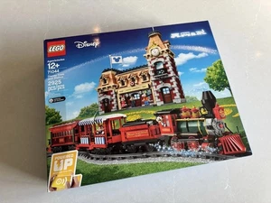 LEGO Disney: Disney Train and Station (71044) - Picture 1 of 4