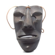 Maschera mamuthones artigianale, realizzata in orniello selvatico