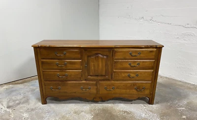 Cómoda triple Ethan Allen French Country Foto 1 de 4