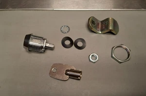 [NEW] Alliance, Speed Queen.  ASSY, LOCK & KEY GR800 GREENWALD P/N: 62562  [IH] - Picture 1 of 6